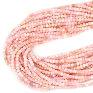 Opal różowy kostka fasetowana ok. 3x3mm