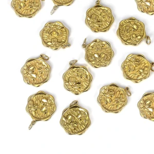 Zawieszka fakturowana ok. 20x16mm [zawieszka, stal, kolor złoty PVD]