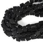 Onyks kwadrat z nacięciami do makramy ok. 10x10mm