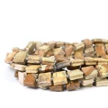 Jaspis obrazkowy kwadrat z nacięciami do makramy ok. 10x10mm