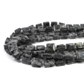 Larvikit kwadrat z nacięciami do makramy ok. 10x10mm