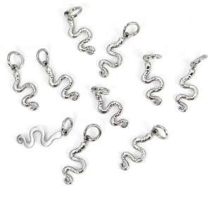 Wąż ok. 17x6mm [zawieszka, stal]