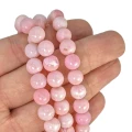 Opal różowy kula gładka ok. 8,5mm