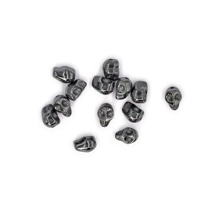 Czaszka grafitowa ok. 8x6-8x6mm [przekładka hematyt]