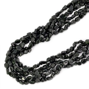 Szmaragd nilu bryła nieregularna ok. 5-9x5-8mm
