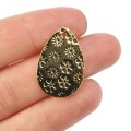 Blaszka w kwiatki ok. 24x16mm [zawieszka, stal, kolor złoty]