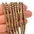 Hematyt miedziany kostka matowa ok. 3x3mm [obłe rogi]
