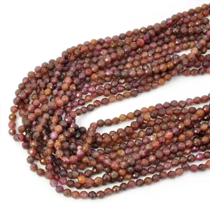 Rubin ciemny kula fasetowana ok. 4,3mm