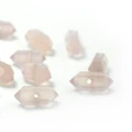 Chalcedon różowy sopelek ok. 4-5x10mm