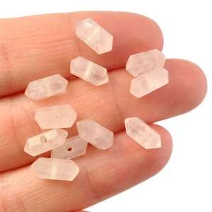 Kwarc różowy sopelek ok. 4x10mm 