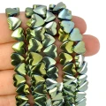 Hematyt zielono złote wypukłe serce ok. 8x8mm
