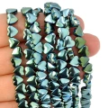 Hematyt niebiesko zielone wypukłe serce ok. 6x6mm