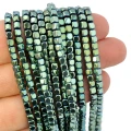 Hematyt niebiesko zielony kostka ok. 3x3mm [obłe rogi]
