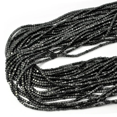 Hematyt czarny kostka ok. 2x2mm [obłe rogi]