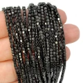 Hematyt czarny kostka ok. 2x2mm [obłe rogi]
