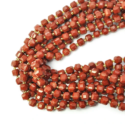 Jaspis czerwony kostka fasetowana ok. 8,5x8,5 mm