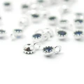 Okrąg z niebieską cyrkonią ok. 6x4mm