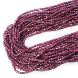Rubin kostka fasetowana ok. 2,2x2,2mm