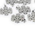 Świąteczna śnieżynka z cyrkoniami ok. 17x14mm [zawieszka, stal]