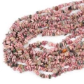 Rodonit różowo czarny sieczka ok. 4-11x1-4mm