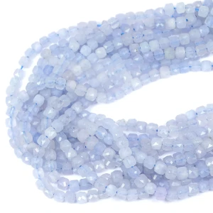 Kwarc chalcedonowy kostka fasetowana ok. 5,5x5,5mm