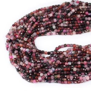 Spinel różowy kostka fasetowana ok. 4x4mm