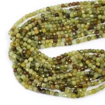 Granat zielony kostka fasetowana ok. 4,5x4,5mm