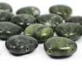 Jadeit naturalny kanadyjski duże serce wypukłe ok. 19x20 mm [przekładka]