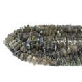 Labradoryt nieregularna płaska bryła ok. 7-14x3-6mm