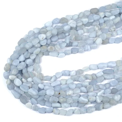 Chalcedon matowa bryła nieregularna ok. 6-10x4-7mm