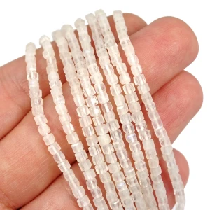 Kamień księżycowy kostka fasetowana ok. 3x3mm