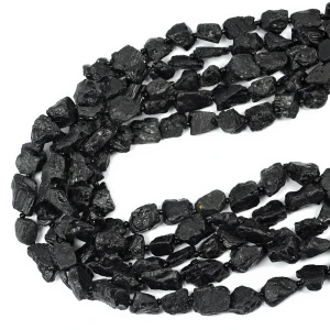 Turmalin czarny nieregularna płaska bryła surowa ok. 9-17x5-12mm