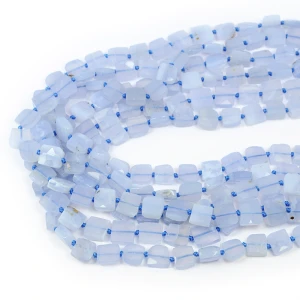 Chalcedon kwadrat nieregularny fasetowany ok. 9-10mm