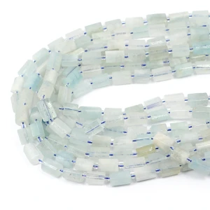 Akwamaryn walec nieregularny ok. 9-12x6-8mm