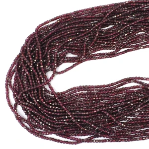 Granat kostka fasetowana ok. 2,2x2,2mm 