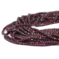 Granat kostka fasetowana ok. 2,2x2,2mm