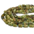 Granat zielony nieregularna bryła szlifowana ok. 9-11,5x5,5-6,5mm