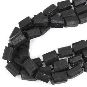 Turmalin czarny bryła surowa ok. 14-17x10-13mm