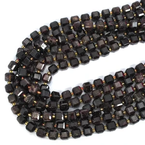 Granat kostka fasetowana ok. 8,5mm
